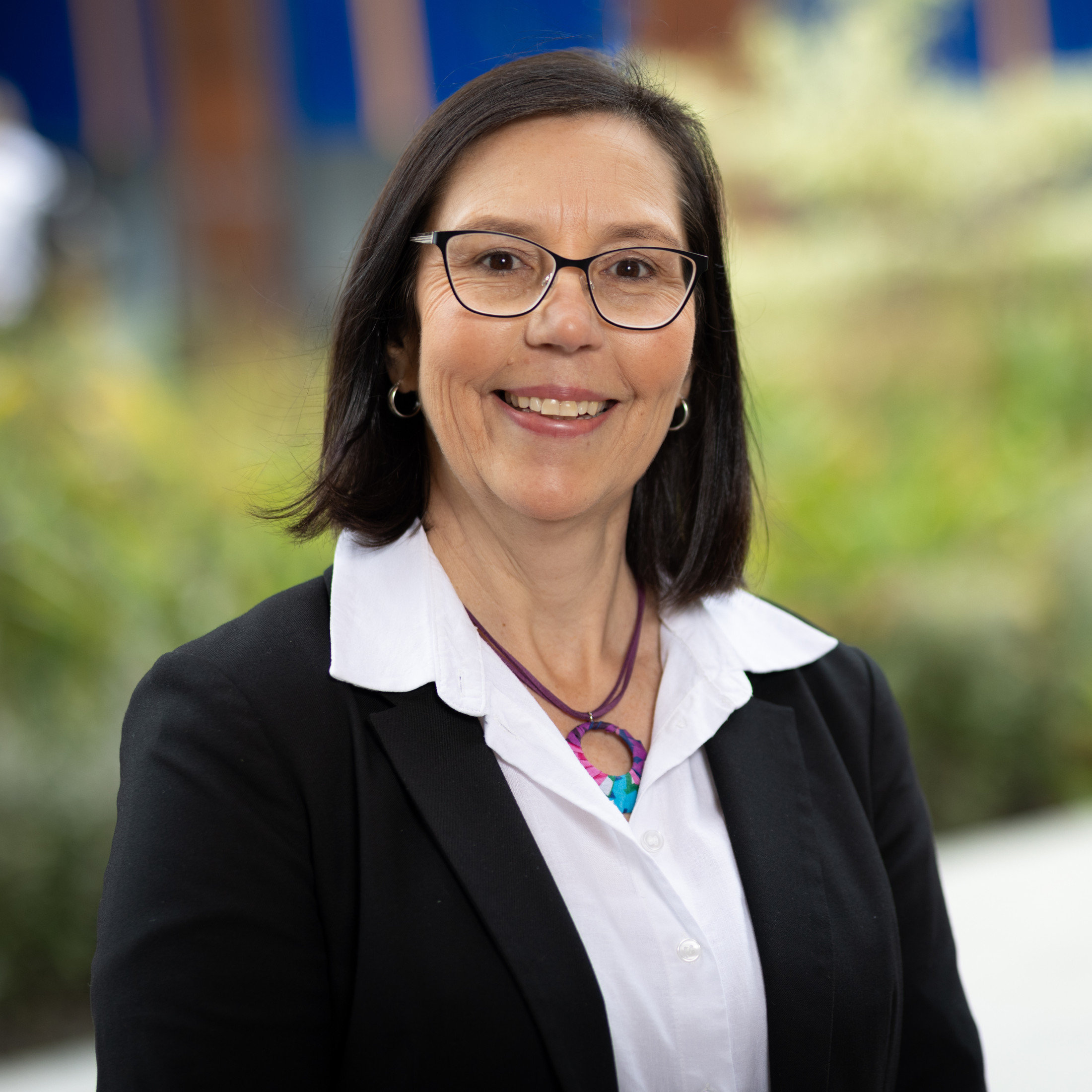Mrs Linda Myburgh